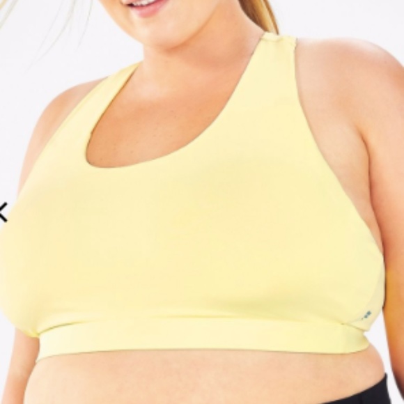 medium sports bra size